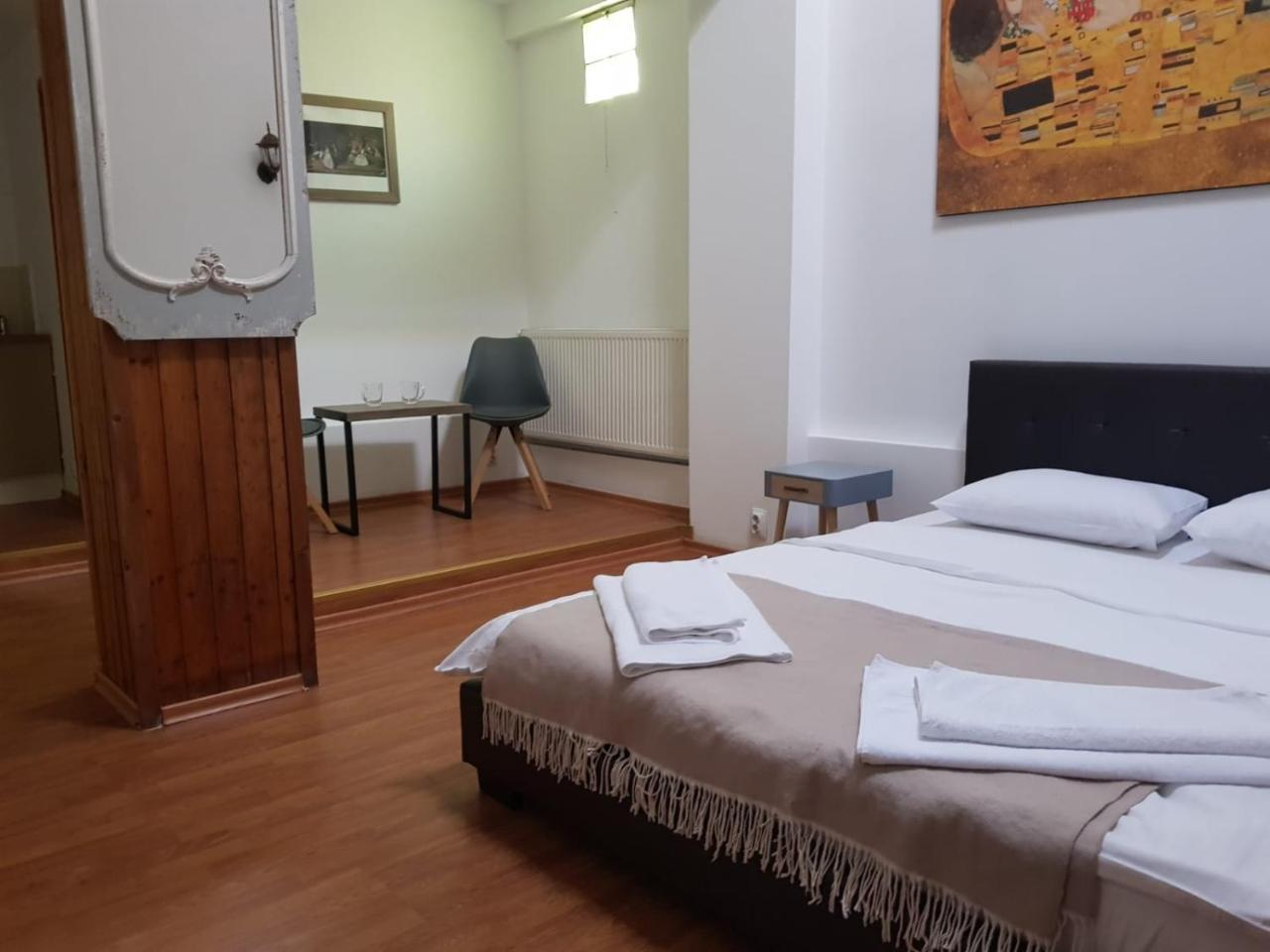בוקרשט Nonna Mia Hotel מראה חיצוני תמונה