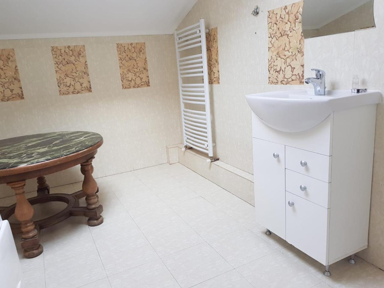 בוקרשט Nonna Mia Hotel מראה חיצוני תמונה