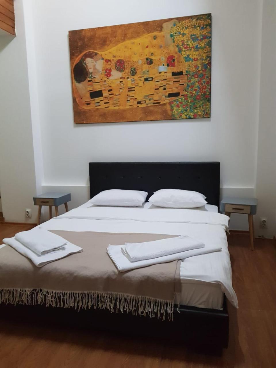 בוקרשט Nonna Mia Hotel מראה חיצוני תמונה