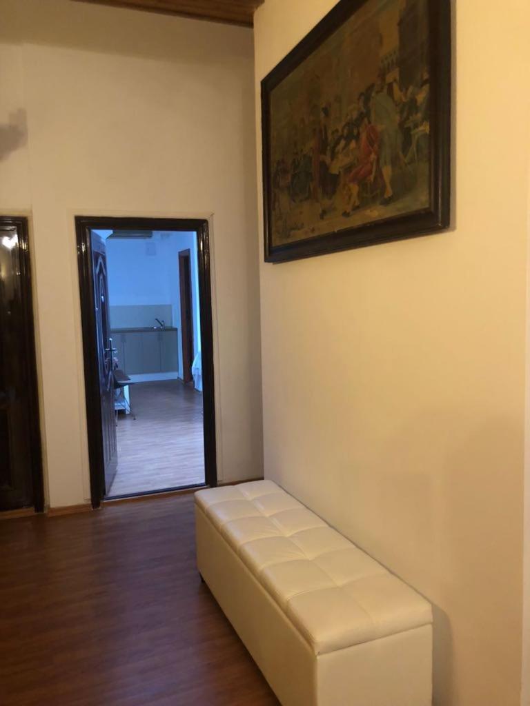 בוקרשט Nonna Mia Hotel מראה חיצוני תמונה