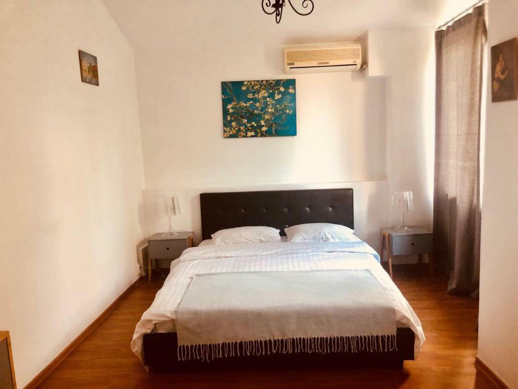 בוקרשט Nonna Mia Hotel מראה חיצוני תמונה